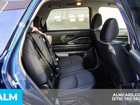 Used 2024 Nissan Pathfinder SV image 21
