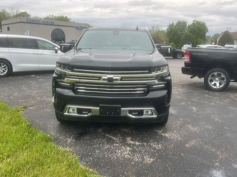 Used 2019 Chevrolet Silverado 1500 High Country w/ Technology Package AWD/4WD image 11
