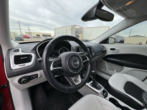 Used 2018 Jeep Compass Latitude w/ Popular Equipment Group image 10