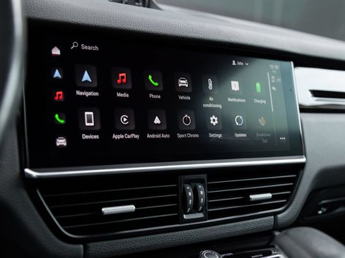 Certified 2023 Porsche Cayenne AWD/4WD image 24