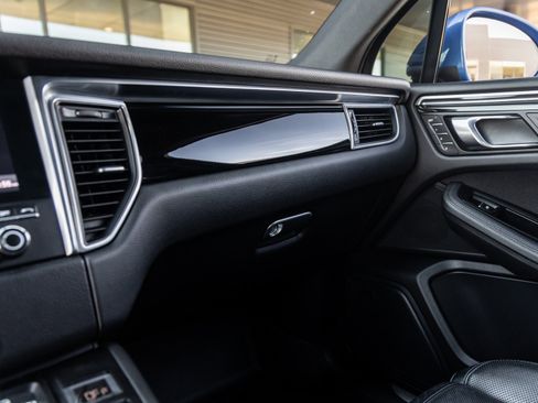 Used 2018 Porsche Macan S image 31