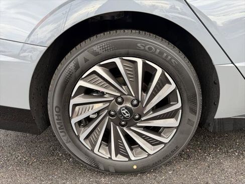 New 2026 Hyundai Sonata Limited image 9