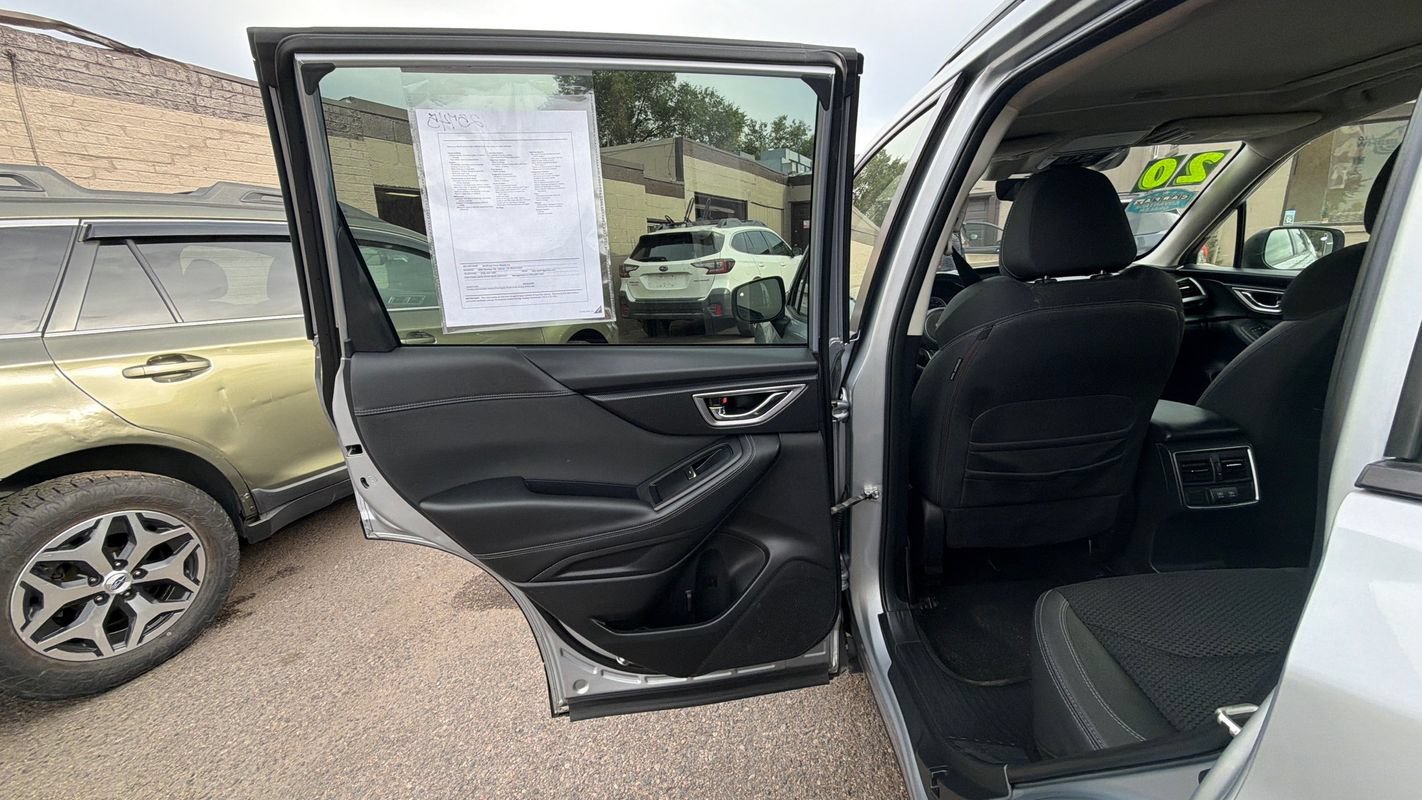 Used 2020 Subaru Forester Premium AWD/4WD image 11