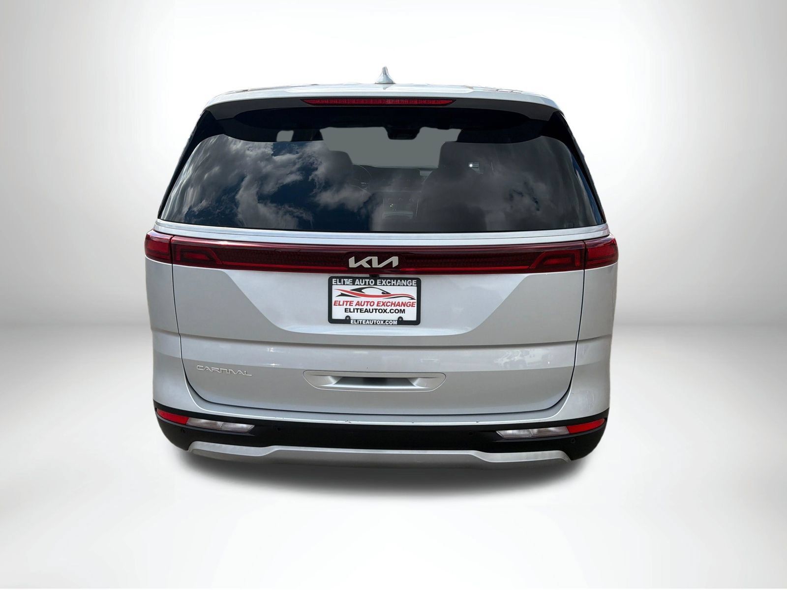 Used 2023 Kia Carnival LX FWD image 5