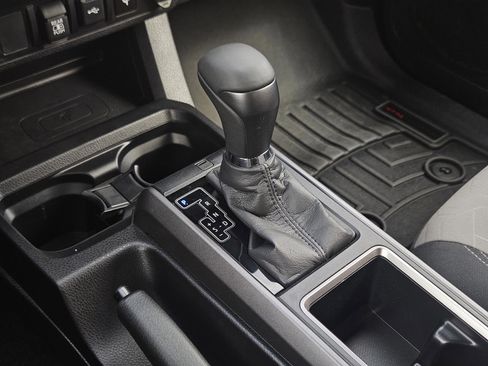 Used 2023 Toyota Tacoma TRD Off-Road image 22