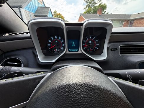 Used 2010 Chevrolet Camaro LT RWD image 15