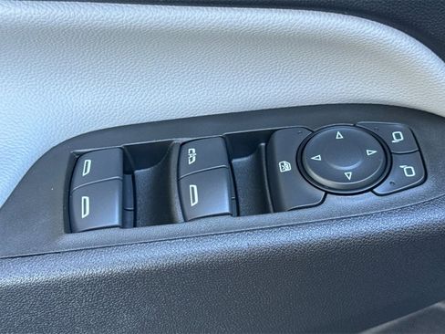 Used 2024 Chevrolet Equinox LS image 14