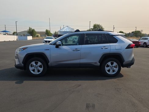 Certified 2021 Toyota RAV4 XLE AWD/4WD image 4