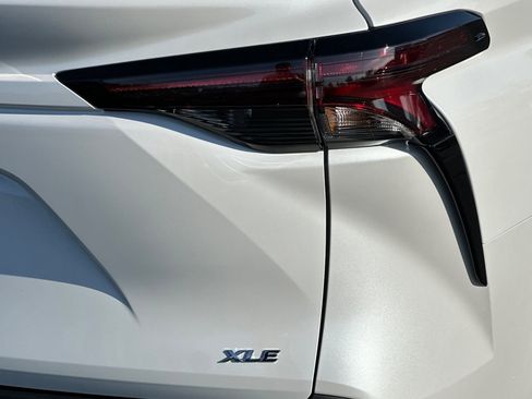 New 2026 Toyota Sienna XLE image 7