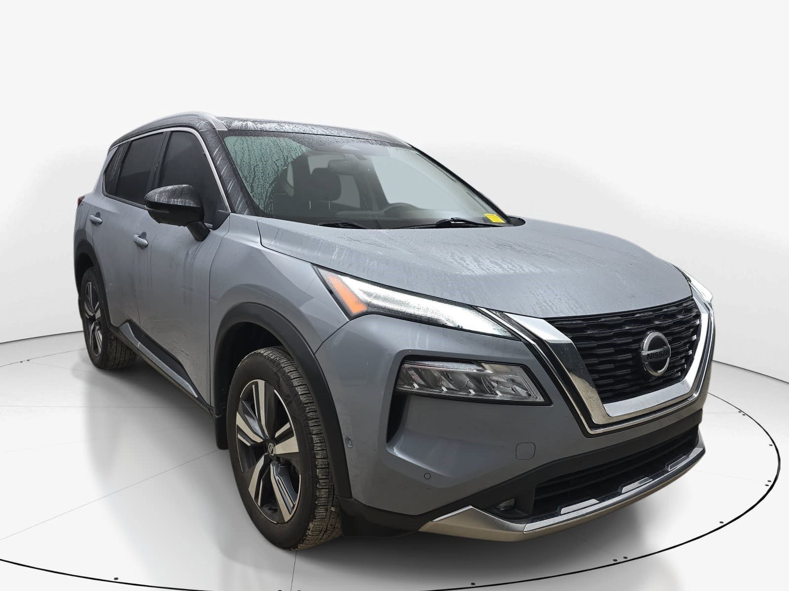 Used 2021 Nissan Rogue Platinum FWD image 2