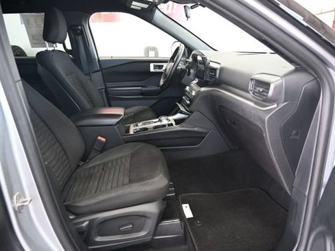 Used 2020 Ford Explorer XLT w/ Comfort Package AWD/4WD image 11