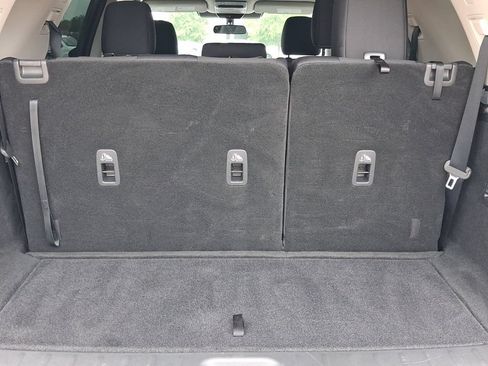Certified 2025 Nissan Pathfinder SV FWD image 5