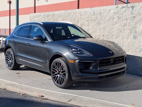 Certified 2023 Porsche Macan S image 9