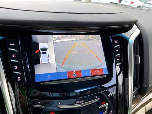 Used 2019 Cadillac Escalade Premium Luxury image 20