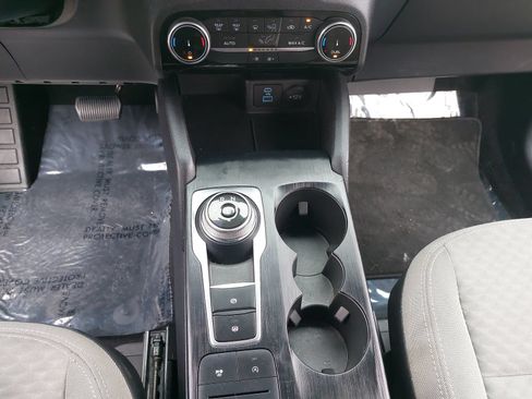 Used 2022 Ford Escape SE w/ SE Sport Appearance Package FWD image 21