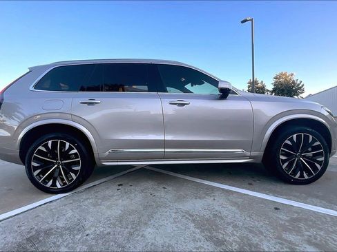 New 2026 Volvo XC90 T8 Plus w/ Protection Package Premier image 22