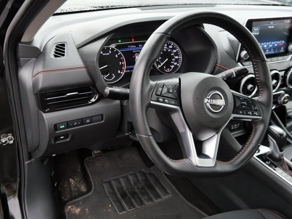 Used 2025 Nissan Sentra SR FWD image 15