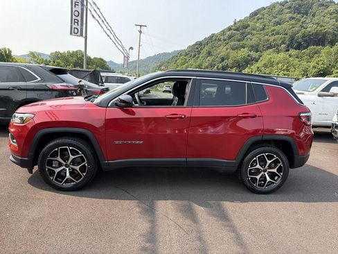 Used 2025 Jeep Compass Limited AWD/4WD image 8