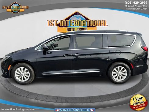 Used 2018 Chrysler Pacifica Touring-L Plus image 5