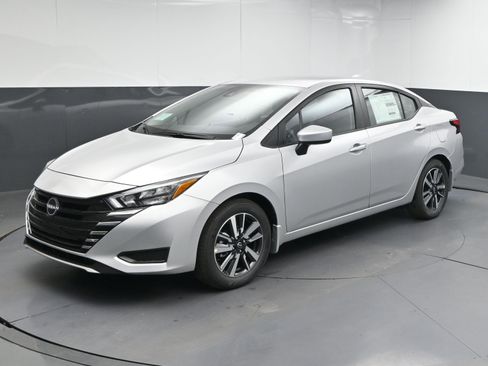 New 2025 Nissan Versa SV w/ Trunk Package image 4