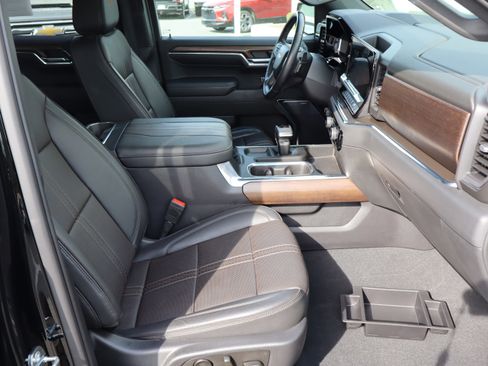 Used 2023 Chevrolet Silverado 1500 High Country w/ High Country Premium Package image 39