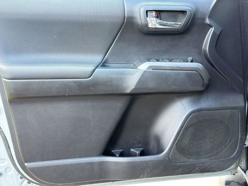 Used 2020 Toyota Tacoma TRD Sport AWD/4WD image 20