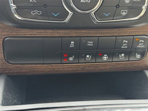 Certified 2018 RAM 1500 Laramie w/ Convenience Group image 36