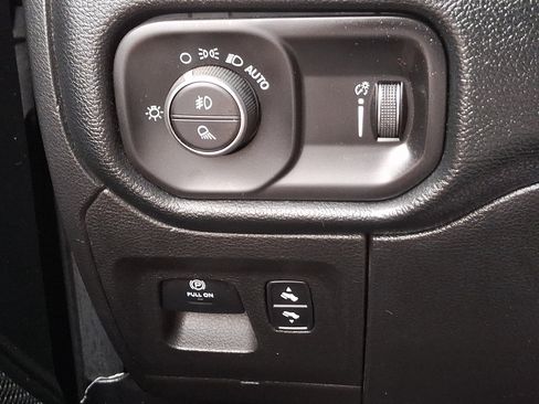 Used 2020 RAM 1500 Big Horn AWD/4WD image 22