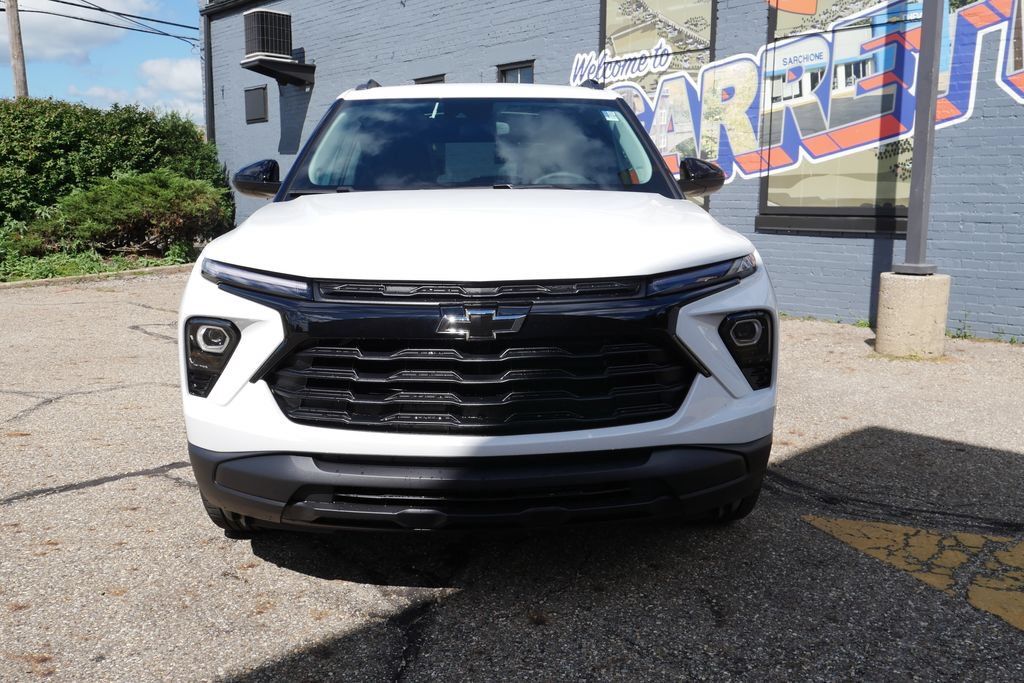 New 2026 Chevrolet TrailBlazer LT w/ Midnight Edition AWD/4WD image 2