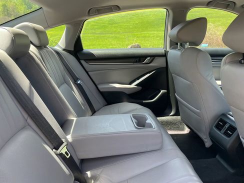 Used 2018 Honda Accord Touring image 25