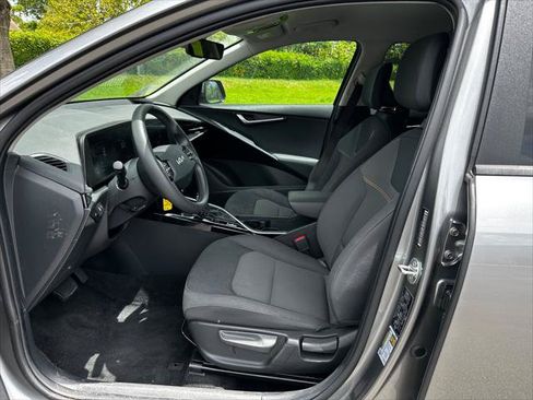 Used 2024 Kia Niro LX FWD image 14