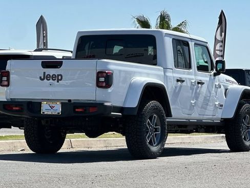 New 2026 Jeep Gladiator Mojave w/ Steel Bumper Group AWD/4WD image 3