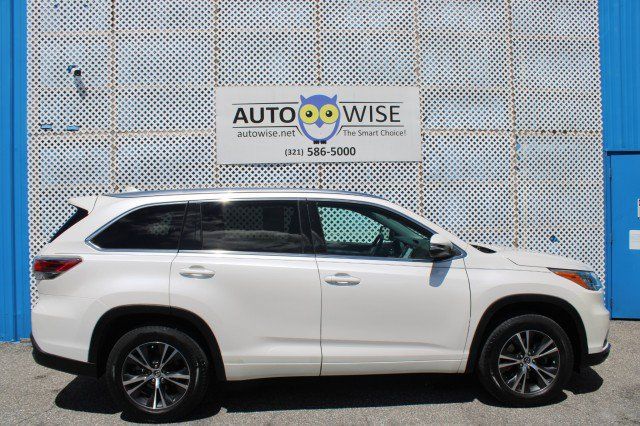 Used 2016 Toyota Highlander XLE FWD image 5