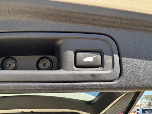 Used 2021 Honda Pilot Touring image 34