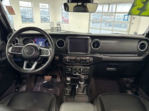 Used 2023 Jeep Wrangler Unlimited Sahara w/ Cold Weather Group image 33