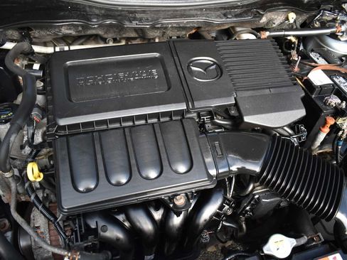 Used 2013 MAZDA MAZDA2 Sport FWD image 30