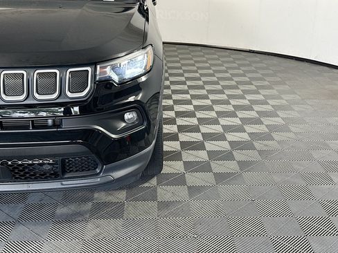 Used 2022 Jeep Compass Latitude AWD/4WD image 9