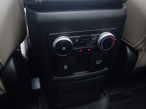 Used 2023 Ford Explorer Limited w/ Limited Technology Package image 22