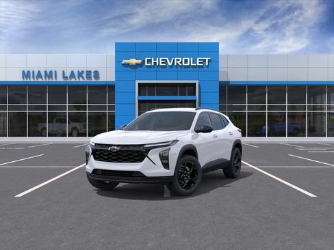 New 2026 Chevrolet Trax LT w/ Driver Confidence Package FWD image 8
