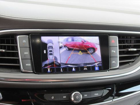 Used 2024 Buick Enclave Avenir w/ Avenir Technology Package image 22