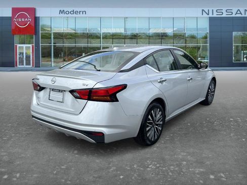 Certified 2024 Nissan Altima 2.5 SV FWD image 5