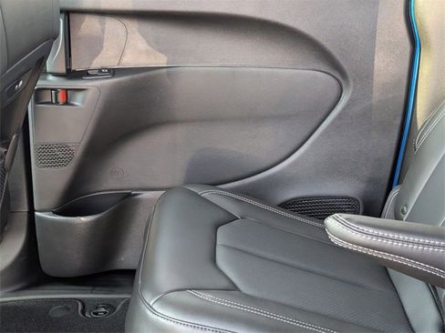 New 2026 Chrysler Pacifica Select image 25