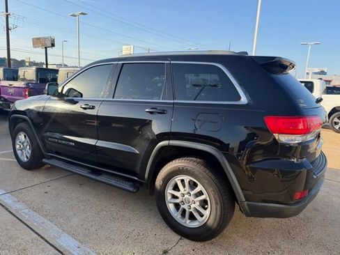 Used 2018 Jeep Grand Cherokee Laredo image 5