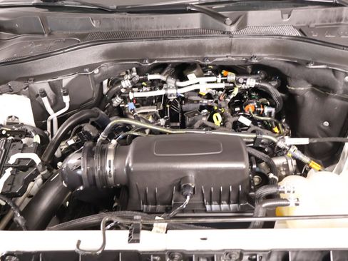 Used 2024 Ford Explorer XLT w/ Equipment Group 202A image 21