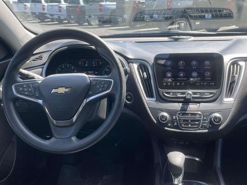 Used 2025 Chevrolet Malibu LT FWD image 11