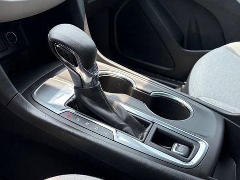 Used 2024 Chevrolet Equinox LS w/ LS Convenience Package FWD image 24