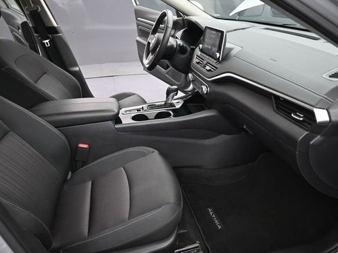 Used 2021 Nissan Altima 2.5 SV w/ SV Premium Package image 23