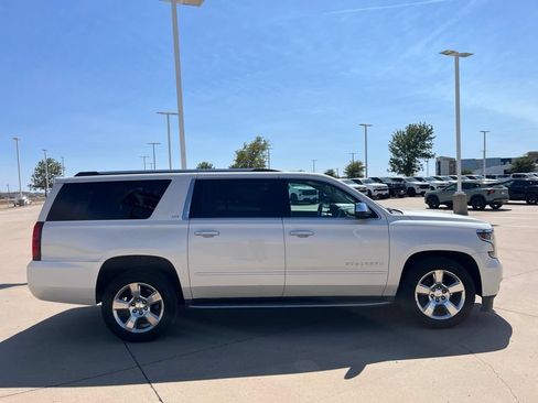 Used 2015 Chevrolet Suburban LTZ RWD image 6