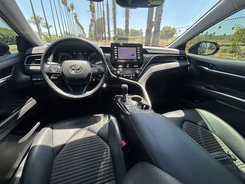 Used 2022 Toyota Camry SE FWD image 15