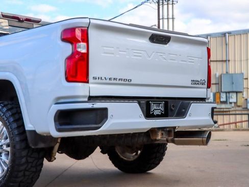 Used 2020 Chevrolet Silverado 2500 High Country w/ Z71 Off-Road Package AWD/4WD image 14